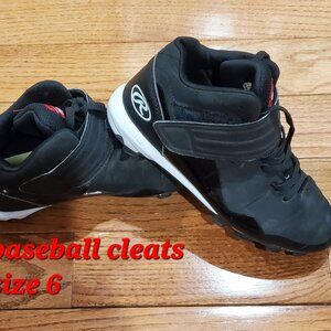 Boys baseball cleats